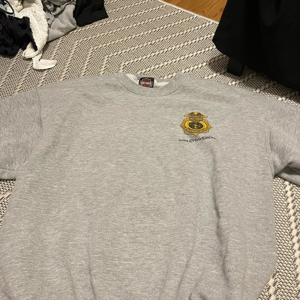 Sweatshirt. Large. Good Condition - image 1